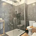 T2 Cozy & Air-conditioned, Close To Amenities アパート