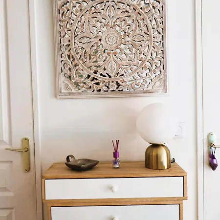 T2 Cozy & Air-conditioned, Close To Amenities * ニース