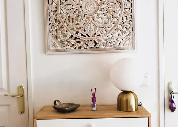 T2 Cozy & Air-conditioned, Close To Amenities * ニース