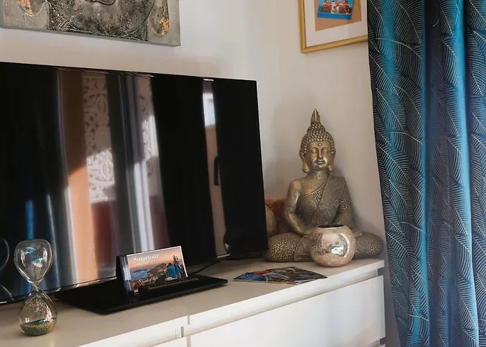 T2 Cozy & Air-conditioned, Close To Amenities アパート